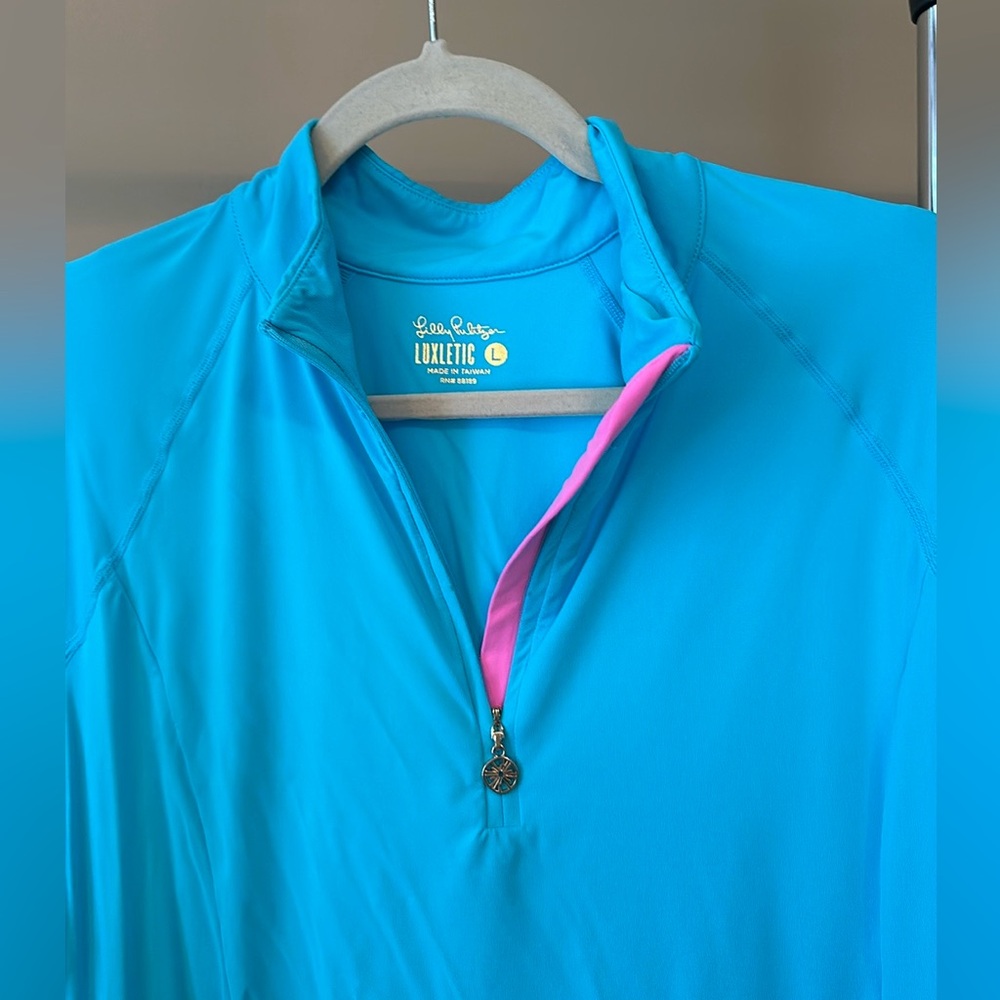 💕🩷 EUC Lilly Pulitzer Luxletic Quarter Zip Pullover Size Large L Blue & Pink 🩷💕
